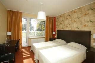 Отель Pühajärve Spa & Holiday Resort Отепя Двухместный номер с 1 кроватью или 2 отдельными кроватями, доступ к бассейну-3